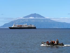 201203_Inaccessible_Island_0018.jpg